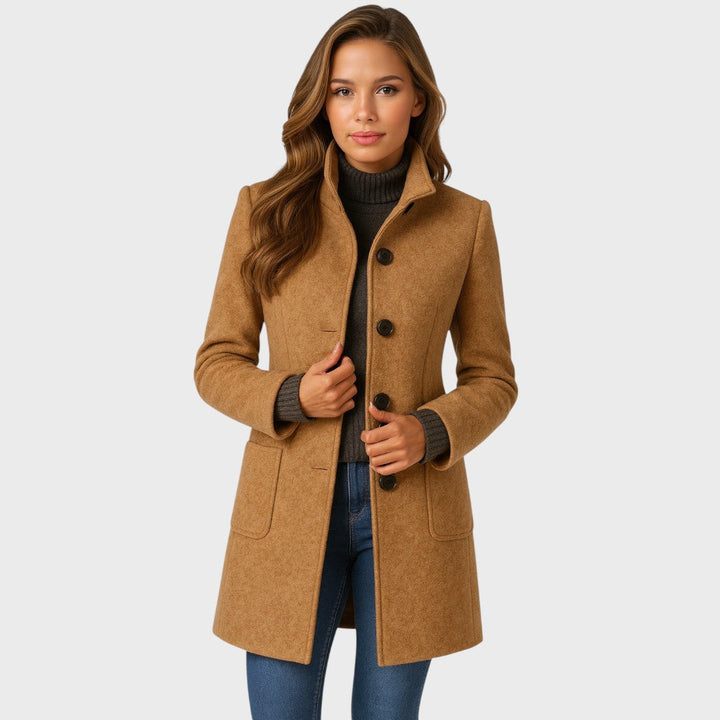 Delores | Manteau Structuré en Mélange de Laine avec Col Montant et Fermeture à Boutons