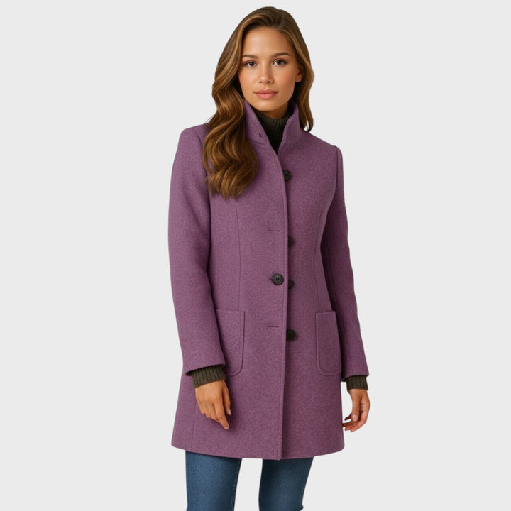 Delores | Manteau Structuré en Mélange de Laine avec Col Montant et Fermeture à Boutons