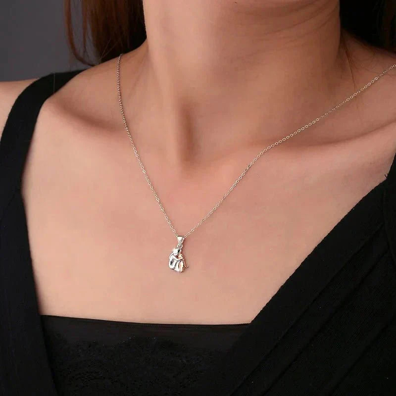 Collier Pendentif Câlin de Chien avec Boucles d'Oreilles Offertes