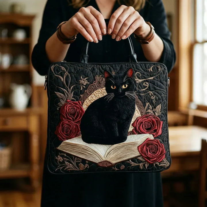 Sac matelassé artisanal - Chat noir sur des livres (matelassé)